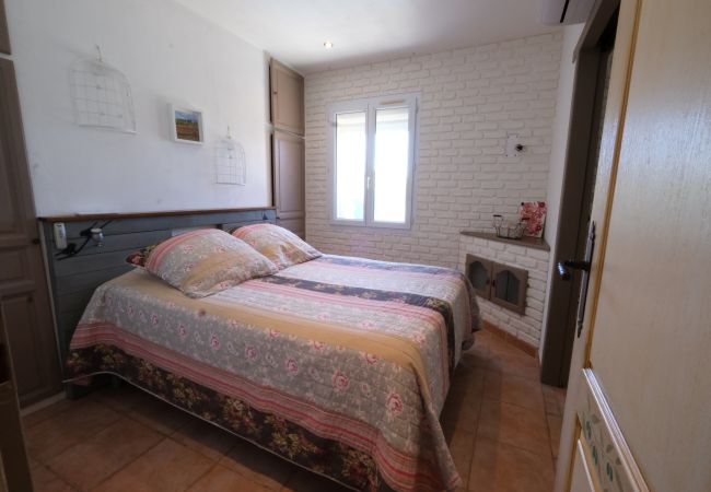 Villa in Maubec - Vacation rental house with pool MAUBEC LS2-126 Villa in Maubec - Vacation rental house with pool MAUBEC LS2-126