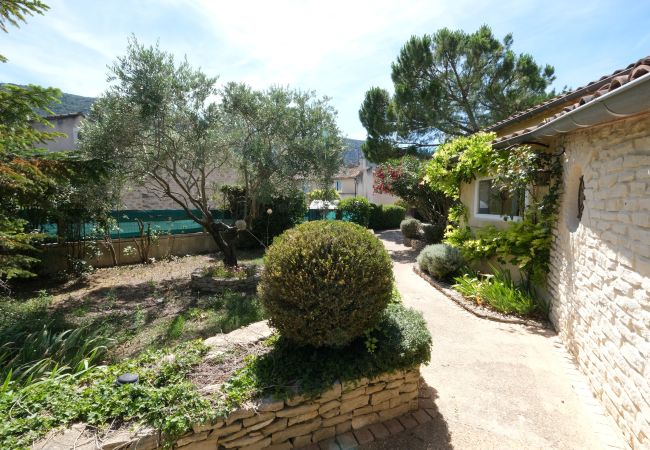 Villa in Maubec - Vacation rental house with pool MAUBEC LS2-126 Villa in Maubec - Vacation rental house with pool MAUBEC LS2-126