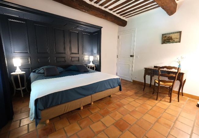 Villa in Cavaillon - Vacation rental house with pool CAVAILLON LS2-445 Villa in Cavaillon - Vacation rental house with pool CAVAILLON LS2-445