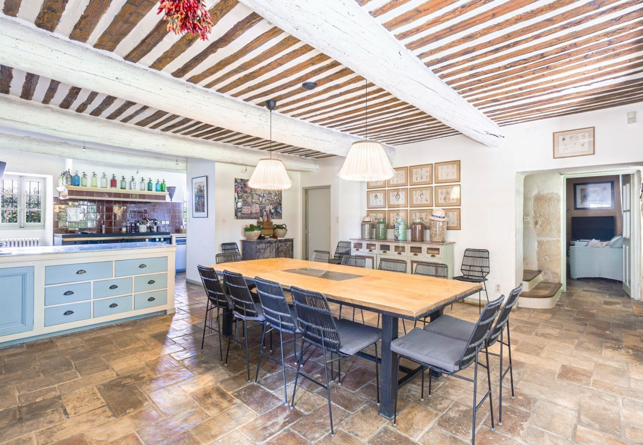 Villa in Cavaillon - Vacation rental farm with pool LES VIGNERES LS2-17