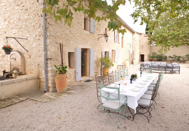 House in Eygalières - Holiday rental farm with pool EYGALIERES LS-447 House in Eygalières - Holiday rental farm with pool EYGALIERES LS-447