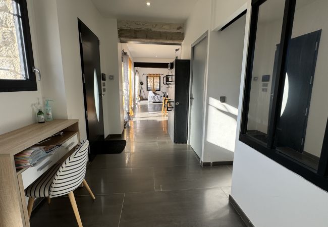 Villa in Beaucaire - vacation rental with pool Beaucaire LS3-450 Villa in Beaucaire - vacation rental with pool Beaucaire LS3-450