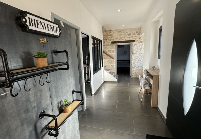 Villa in Beaucaire - vacation rental with pool Beaucaire LS3-450 Villa in Beaucaire - vacation rental with pool Beaucaire LS3-450