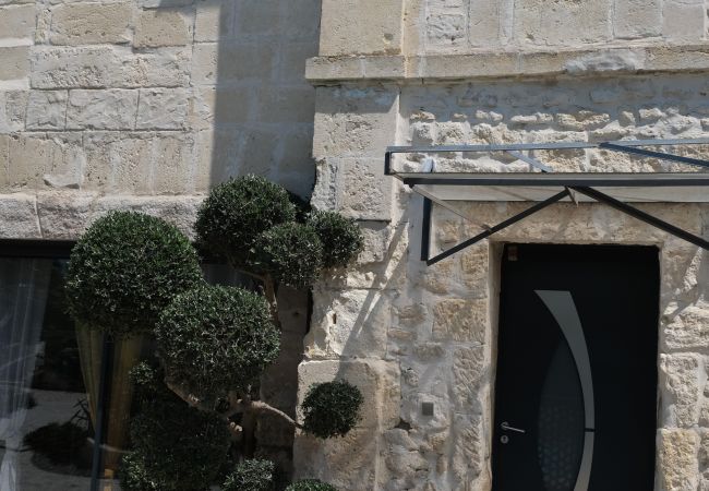 Villa in Beaucaire - vacation rental with pool Beaucaire LS3-450 Villa in Beaucaire - vacation rental with pool Beaucaire LS3-450