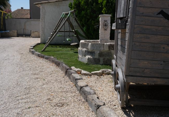 Villa in Beaucaire - vacation rental with pool Beaucaire LS3-450 Villa in Beaucaire - vacation rental with pool Beaucaire LS3-450