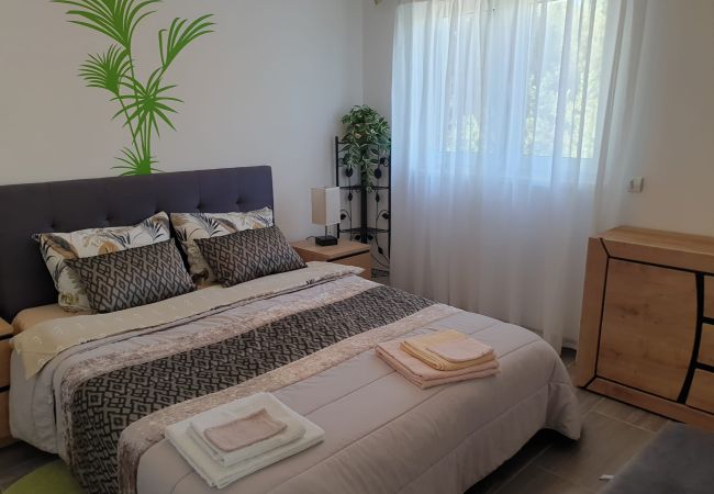 House in Orgon - vacation rental with pool Orgon LS1-451 House in Orgon - vacation rental with pool Orgon LS1-451
