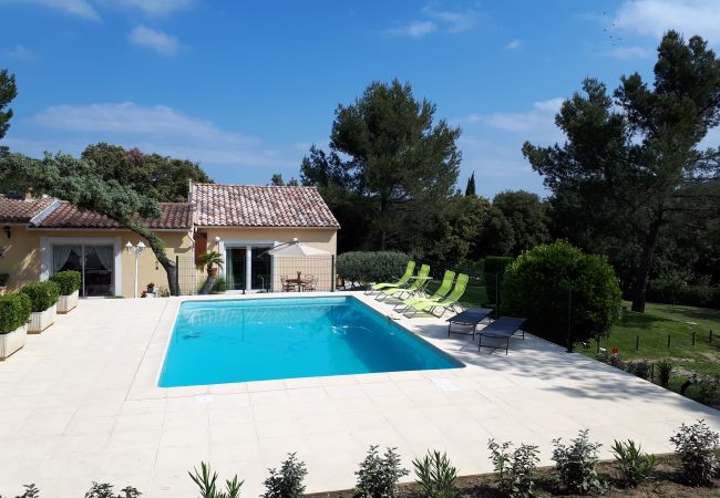 House in Orgon - vacation rental with pool Orgon LS1-451 House in Orgon - vacation rental with pool Orgon LS1-451