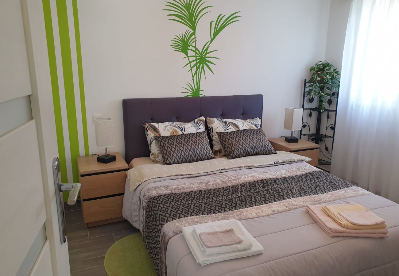 MOURIES Holiday rental gîtes for rent 5 people 2 bedrooms