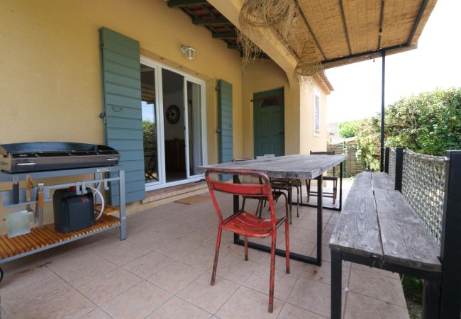 House in Mouriès - Air-conditioned house with pool Mouries Alpilles 4 pax House in Mouriès - Air-conditioned house with pool Mouries Alpilles 4 pax