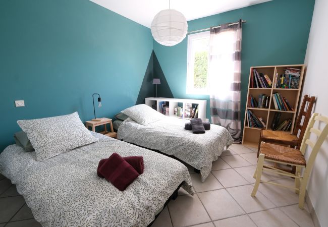 House in Mouriès - Air-conditioned house with pool Mouries Alpilles 4 pax House in Mouriès - Air-conditioned house with pool Mouries Alpilles 4 pax