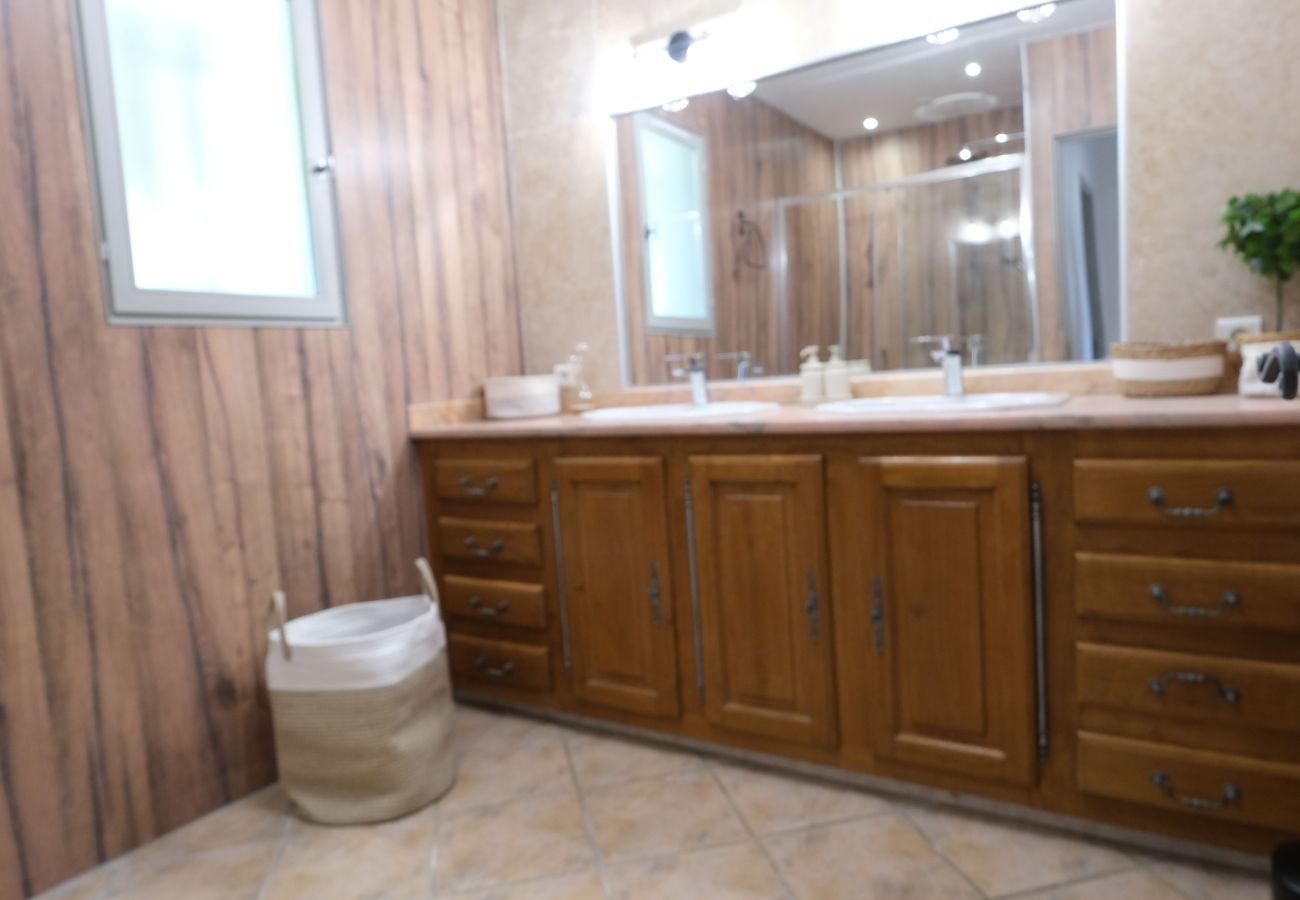 Villa in Saint Remy de Provence - Villa overlooking the Alpilles Saint Remy de Provence LS1-454 