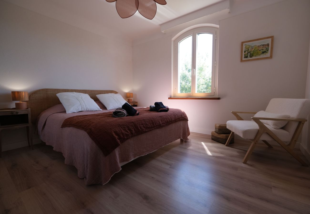 Villa in Mouriès - Villa air-conditioning heated pool Alpilles view Mouries