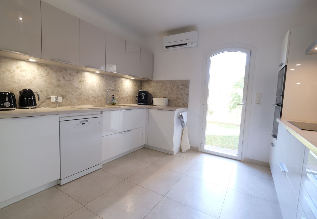 Villa in Mouriès - Villa air-conditioning heated pool Alpilles view Mouries