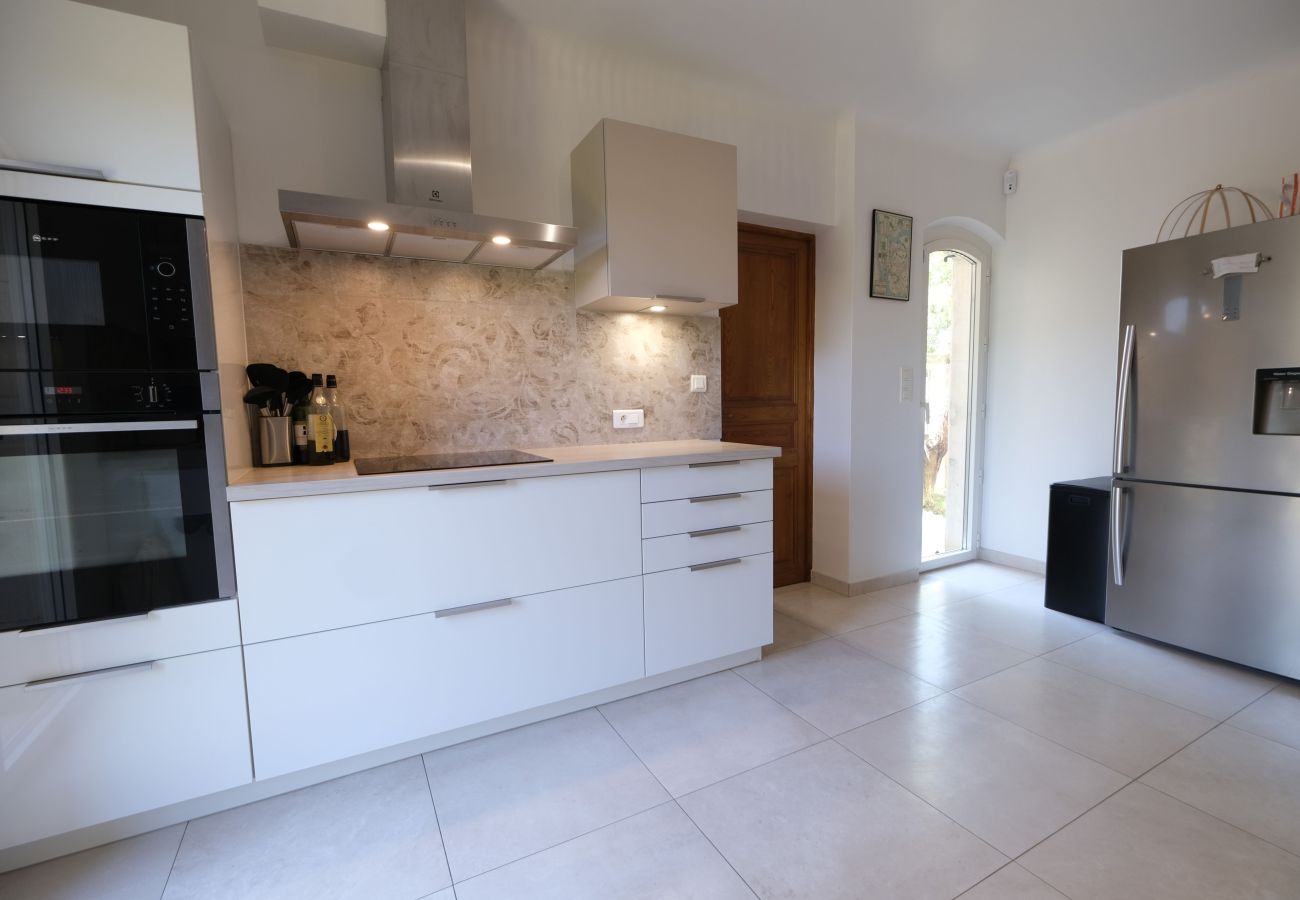 Villa in Mouriès - Villa air-conditioning heated pool Alpilles view Mouries