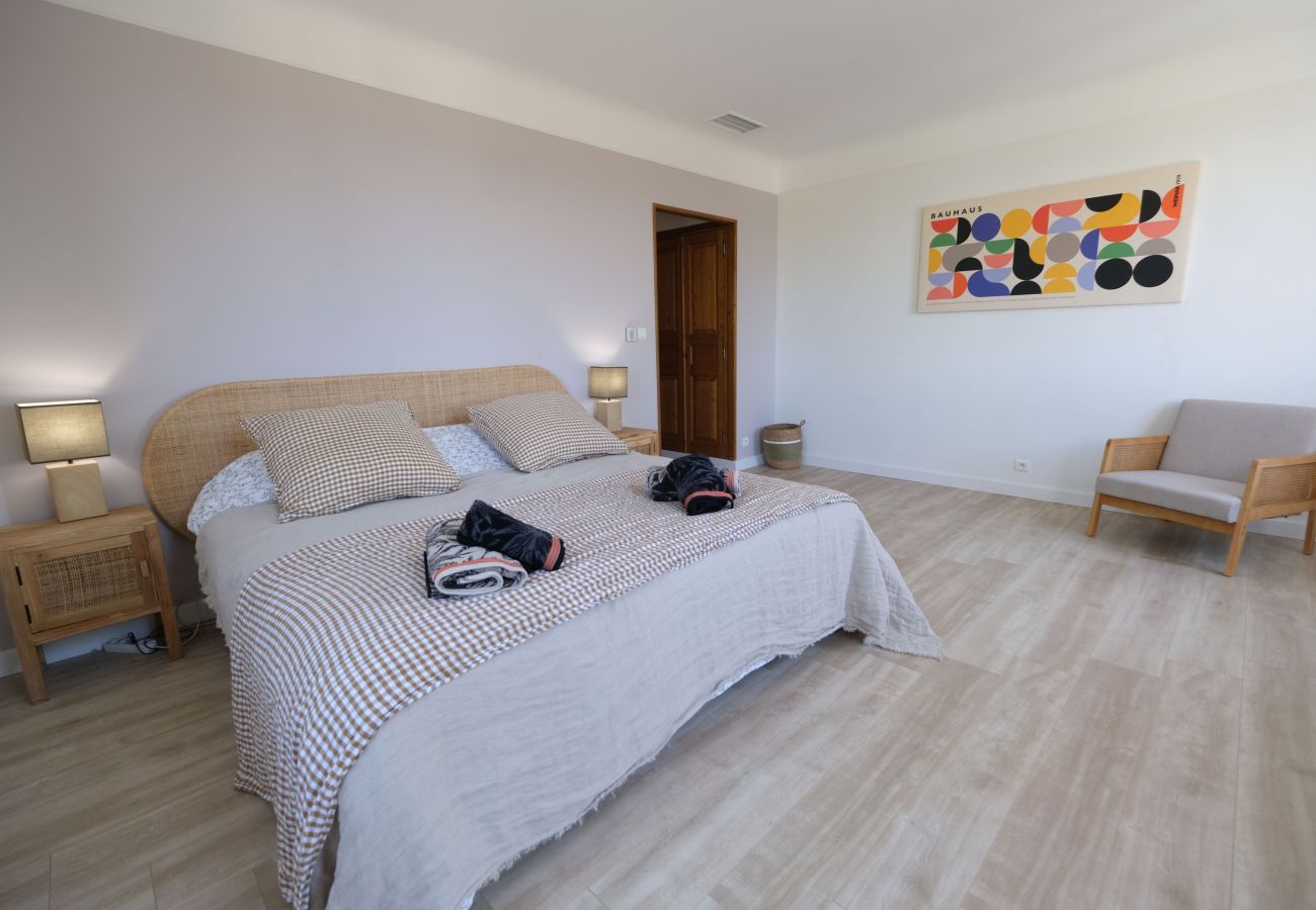Villa in Mouriès - Villa air-conditioning heated pool Alpilles view Mouries