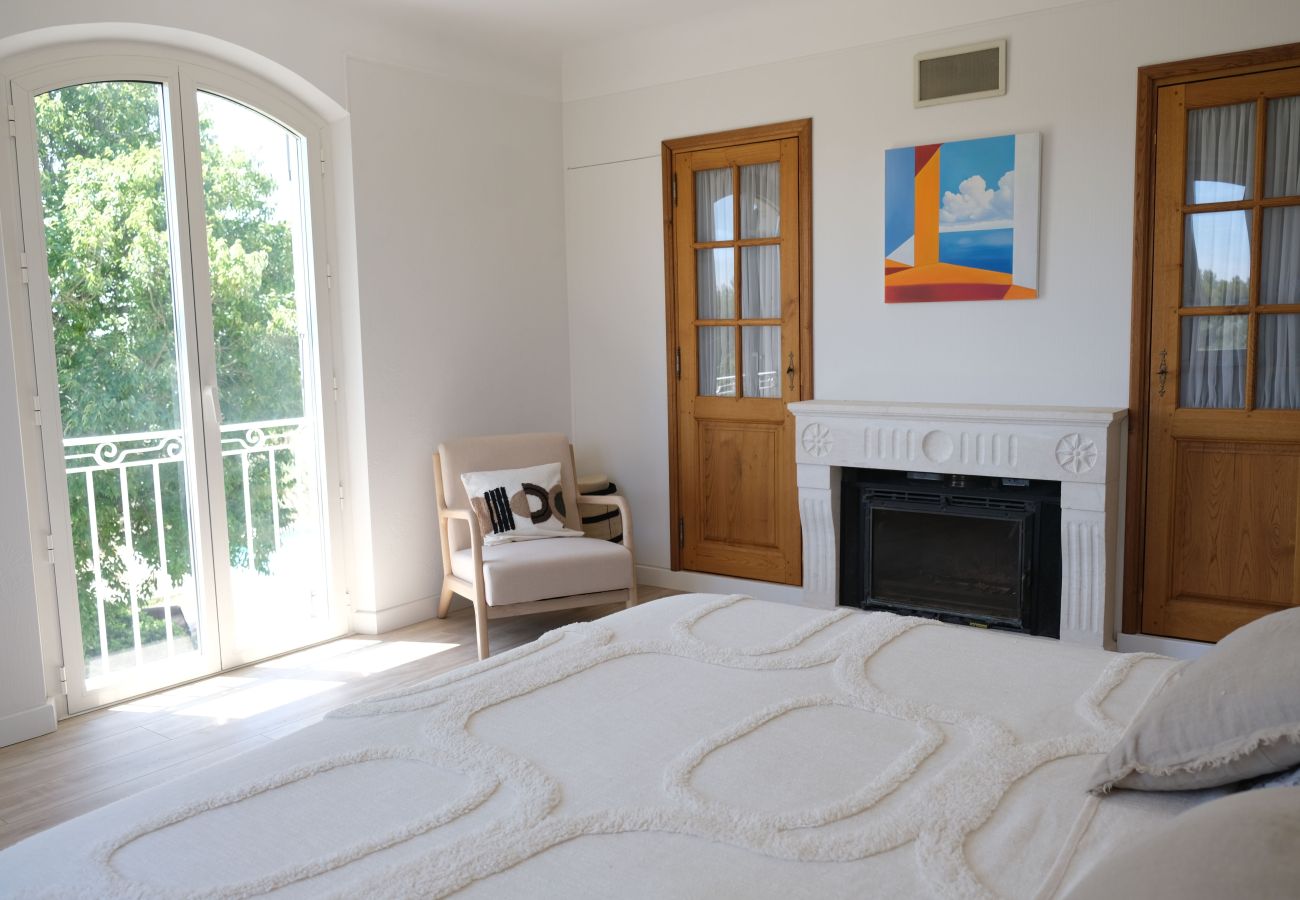 Villa in Mouriès - Villa air-conditioning heated pool Alpilles view Mouries