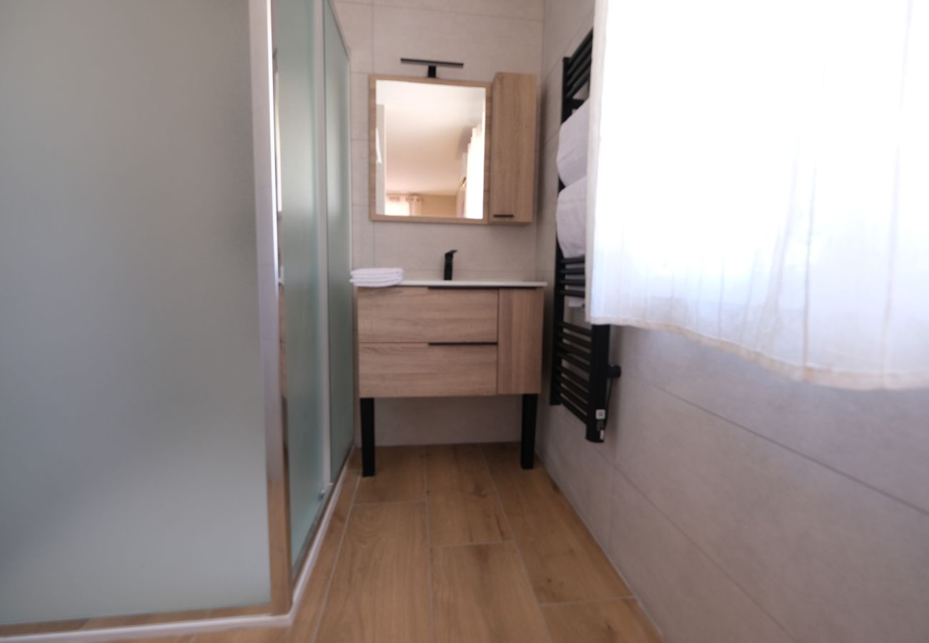 Mouries holiday rental villa for rent with 4 bathrooms