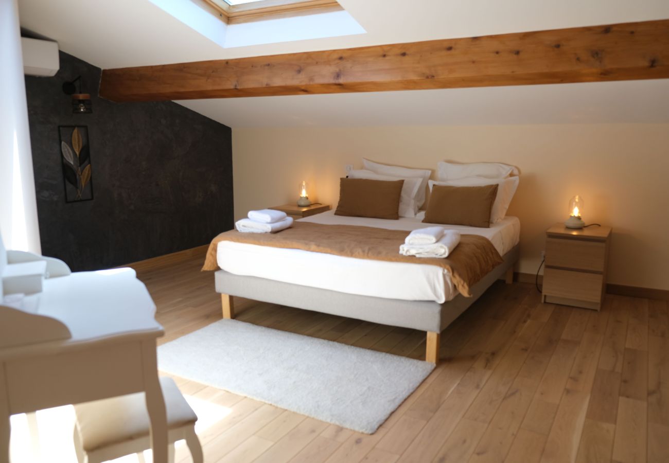 Villa in Saint-Cannat - Luxury air-conditioned villa pool views Aix-en-Provence