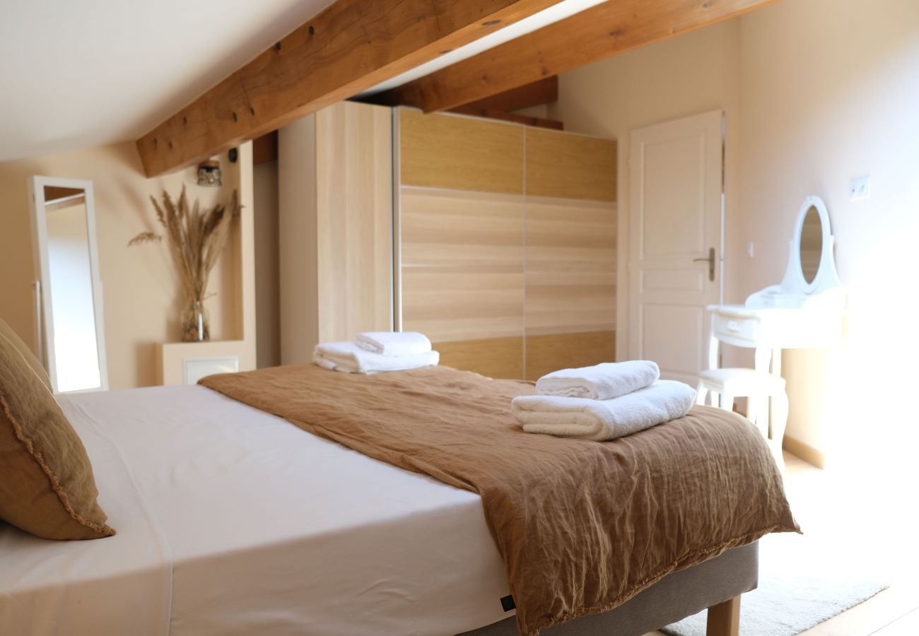 Villa in Saint-Cannat - Luxury air-conditioned villa pool views Aix-en-Provence