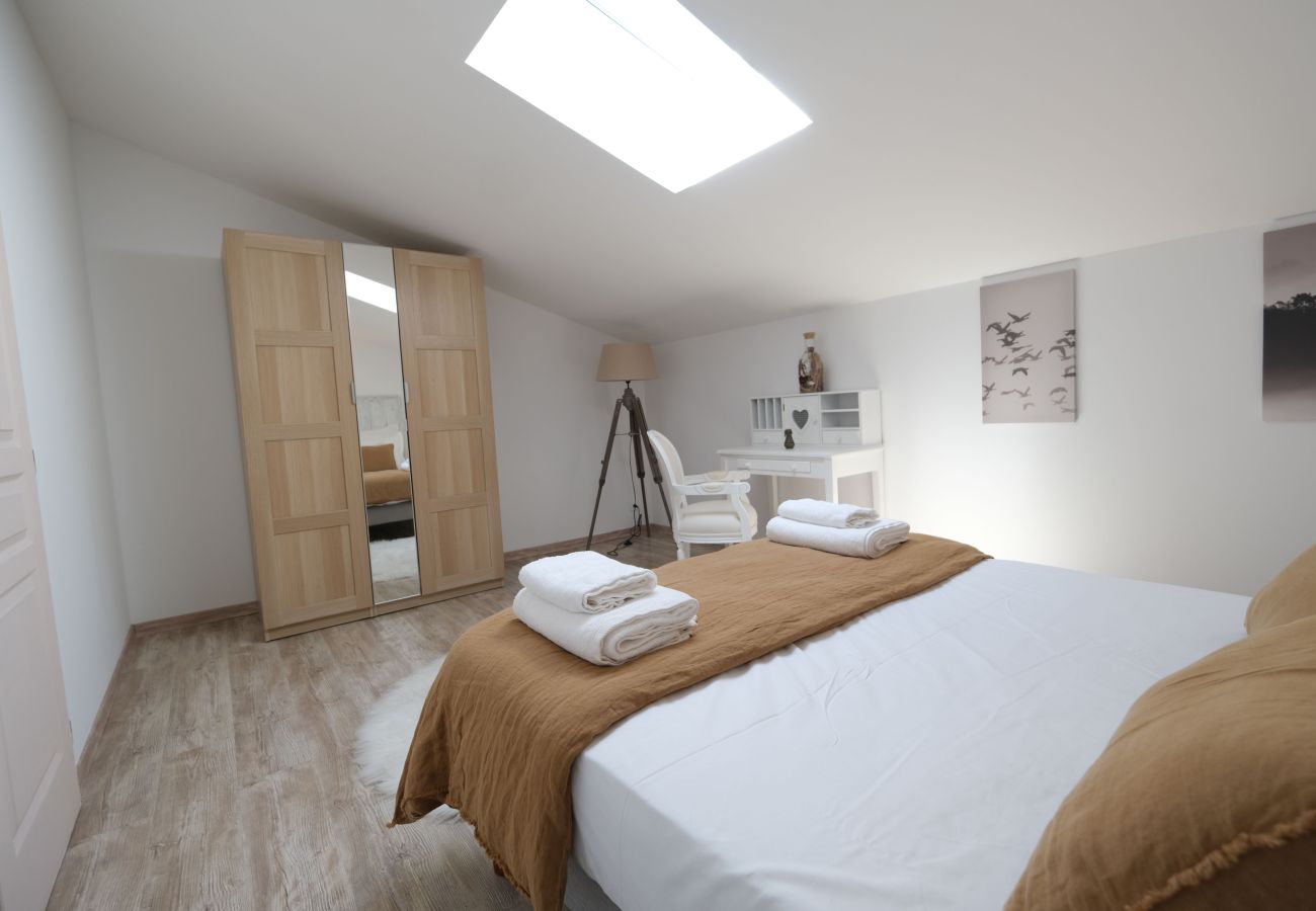 Villa in Saint-Cannat - Luxury air-conditioned villa pool views Aix-en-Provence