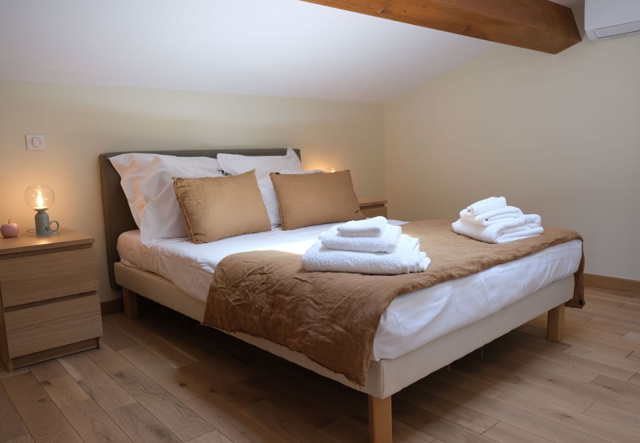 Villa in Saint-Cannat - Luxury air-conditioned villa pool views Aix-en-Provence