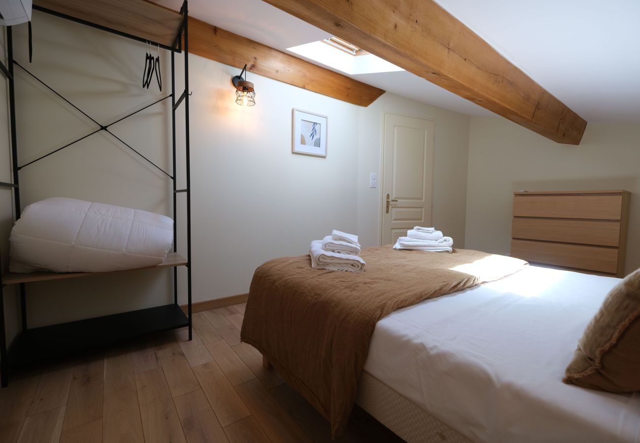 Villa in Saint-Cannat - Luxury air-conditioned villa pool views Aix-en-Provence