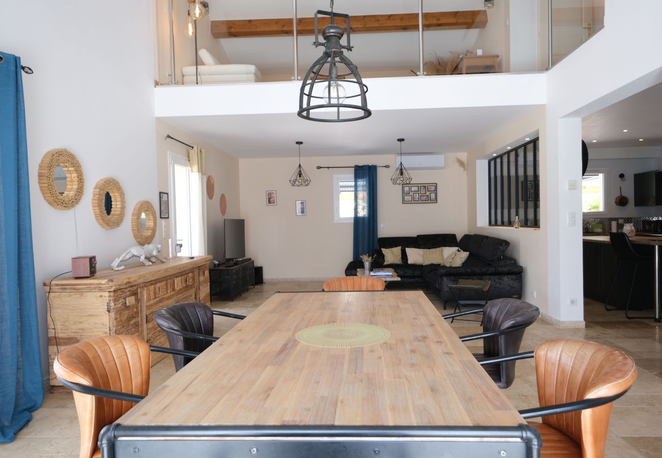 Villa in Saint-Cannat - Luxury air-conditioned villa pool views Aix-en-Provence