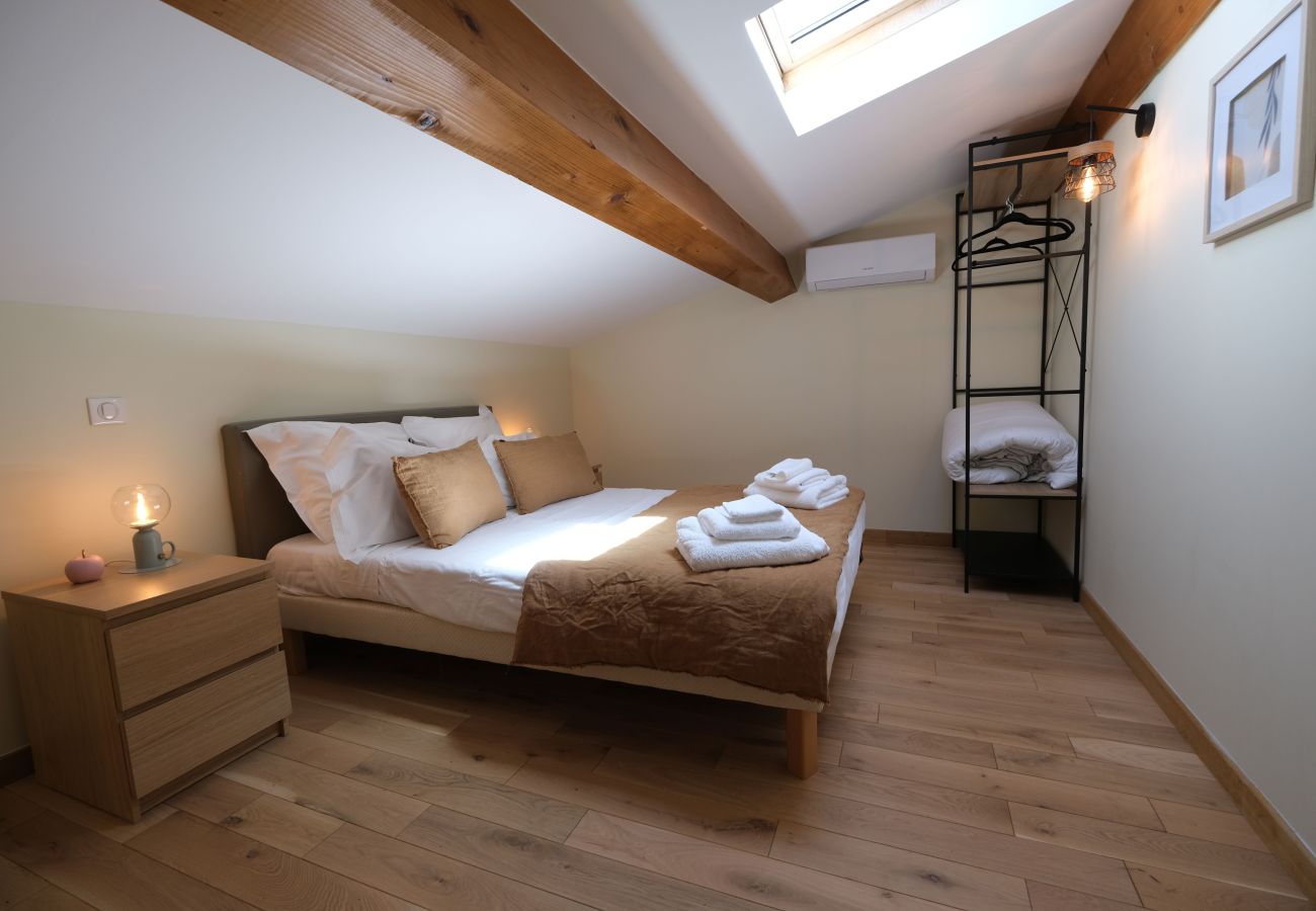 Villa in Saint-Cannat - Luxury air-conditioned villa pool views Aix-en-Provence