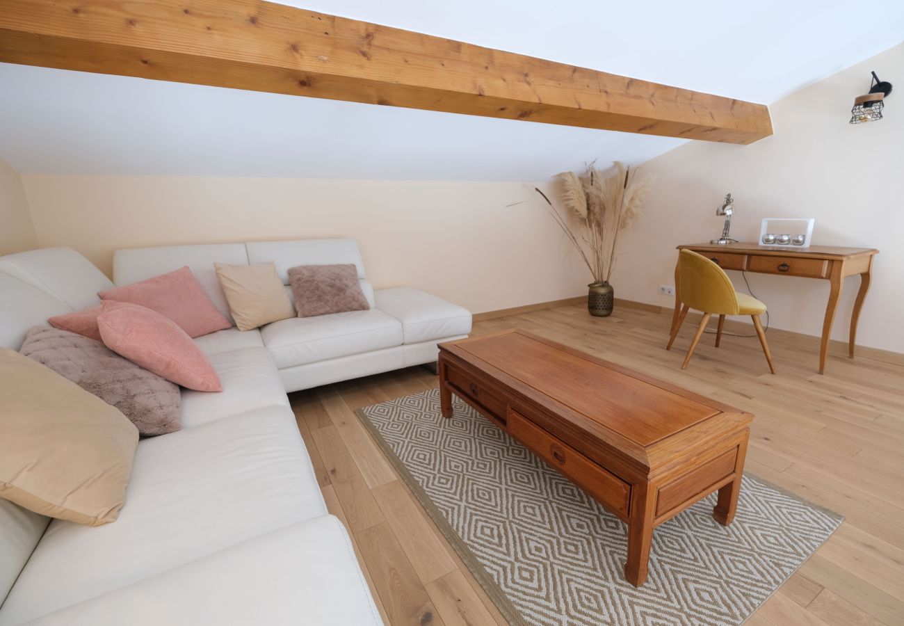 Villa in Saint-Cannat - Luxury air-conditioned villa pool views Aix-en-Provence
