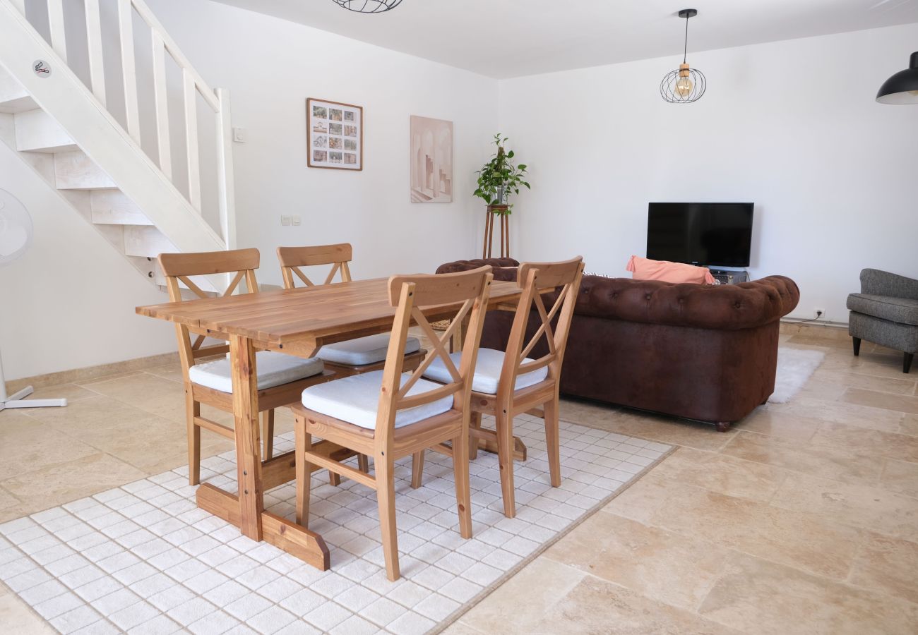Villa in Saint-Cannat - Luxury air-conditioned villa pool views Aix-en-Provence