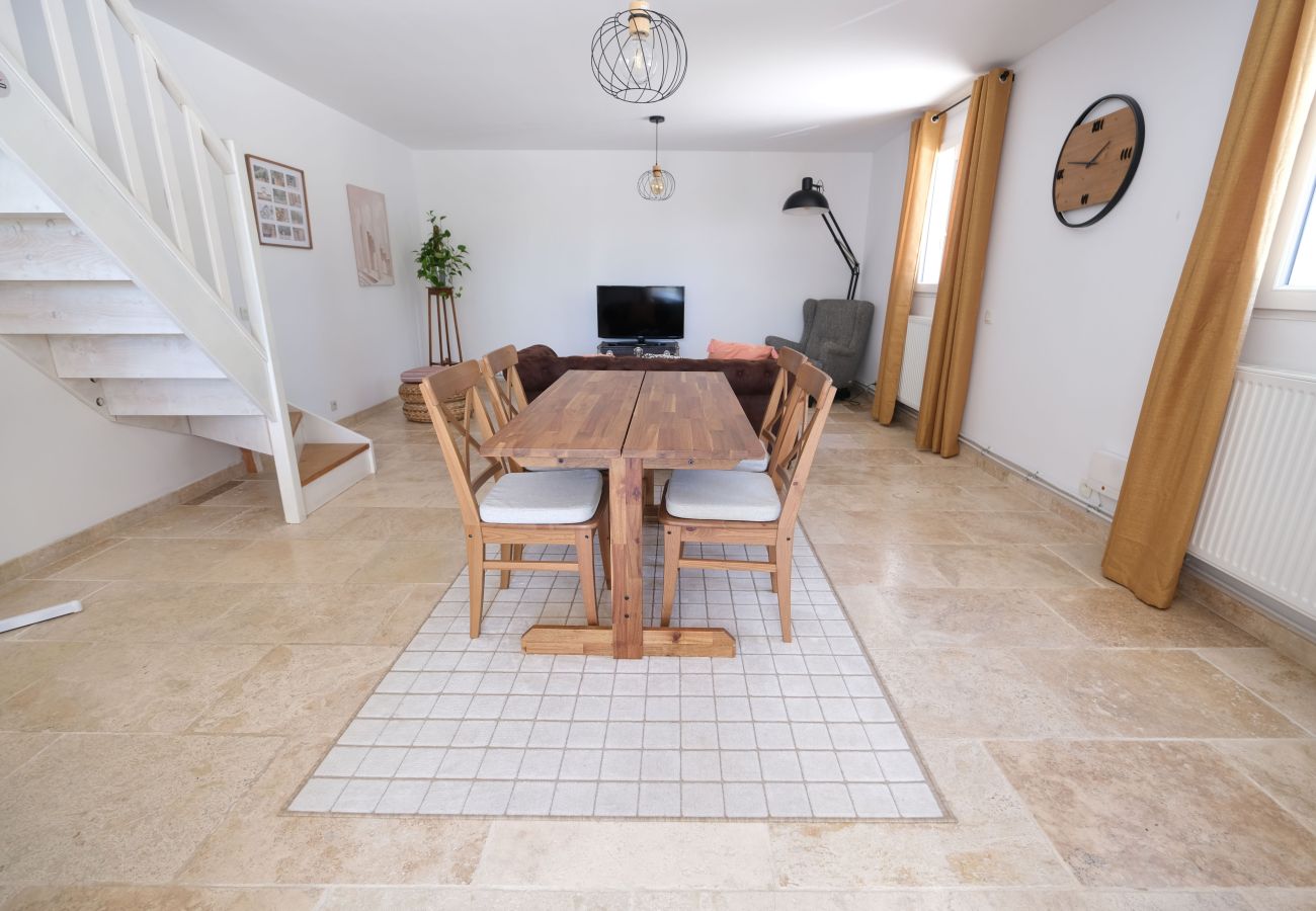 Villa in Saint-Cannat - Luxury air-conditioned villa pool views Aix-en-Provence