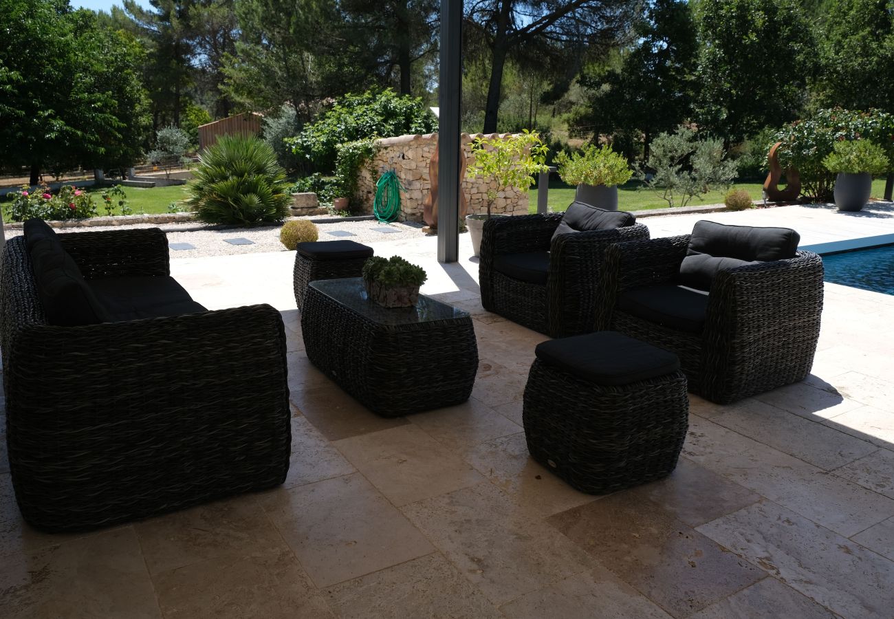 Villa in Saint-Cannat - Luxury air-conditioned villa pool views Aix-en-Provence