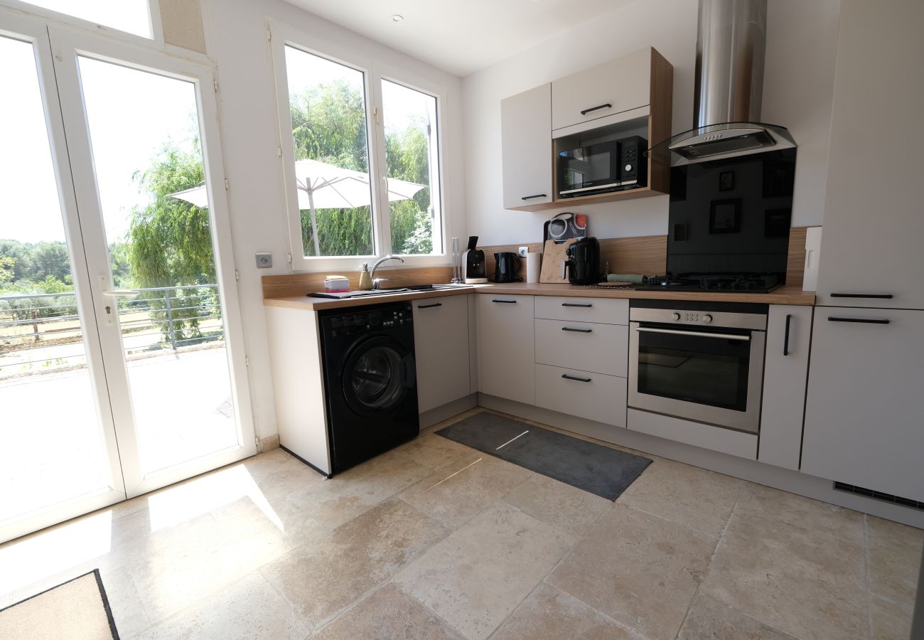 Villa in Saint-Cannat - Luxury air-conditioned villa pool views Aix-en-Provence