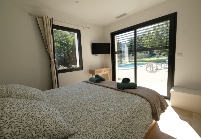 Villa in Pernes les Fontaines - Villa with heated pool and Ventoux View in Pernes Villa in Pernes les Fontaines - Villa with heated pool and Ventoux View in Pernes