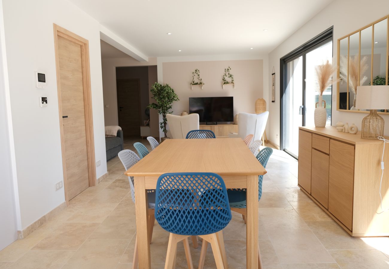 Villa in Pernes les Fontaines - Villa with heated pool and Ventoux View in Pernes