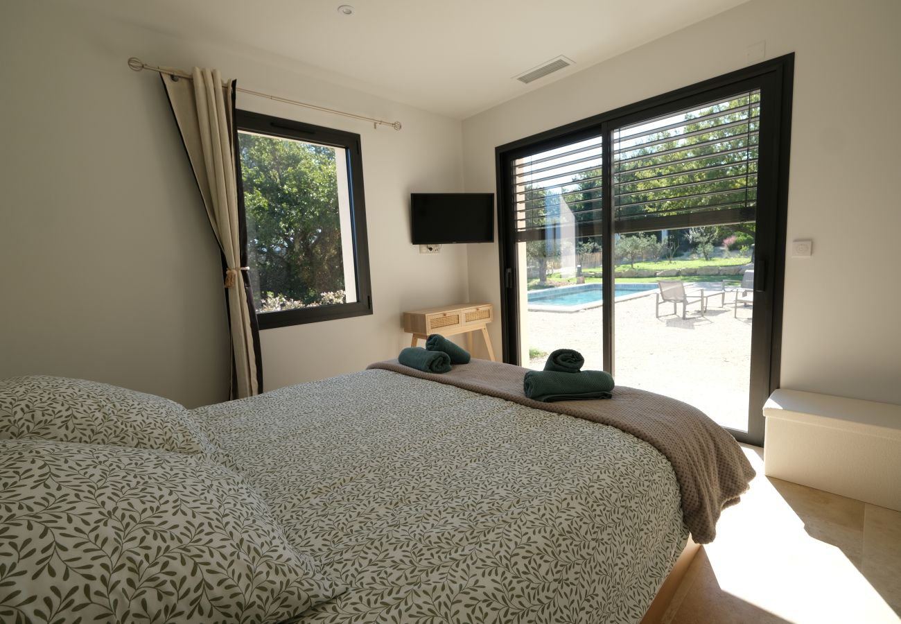 Villa in Pernes les Fontaines - Villa with heated pool and Ventoux View in Pernes