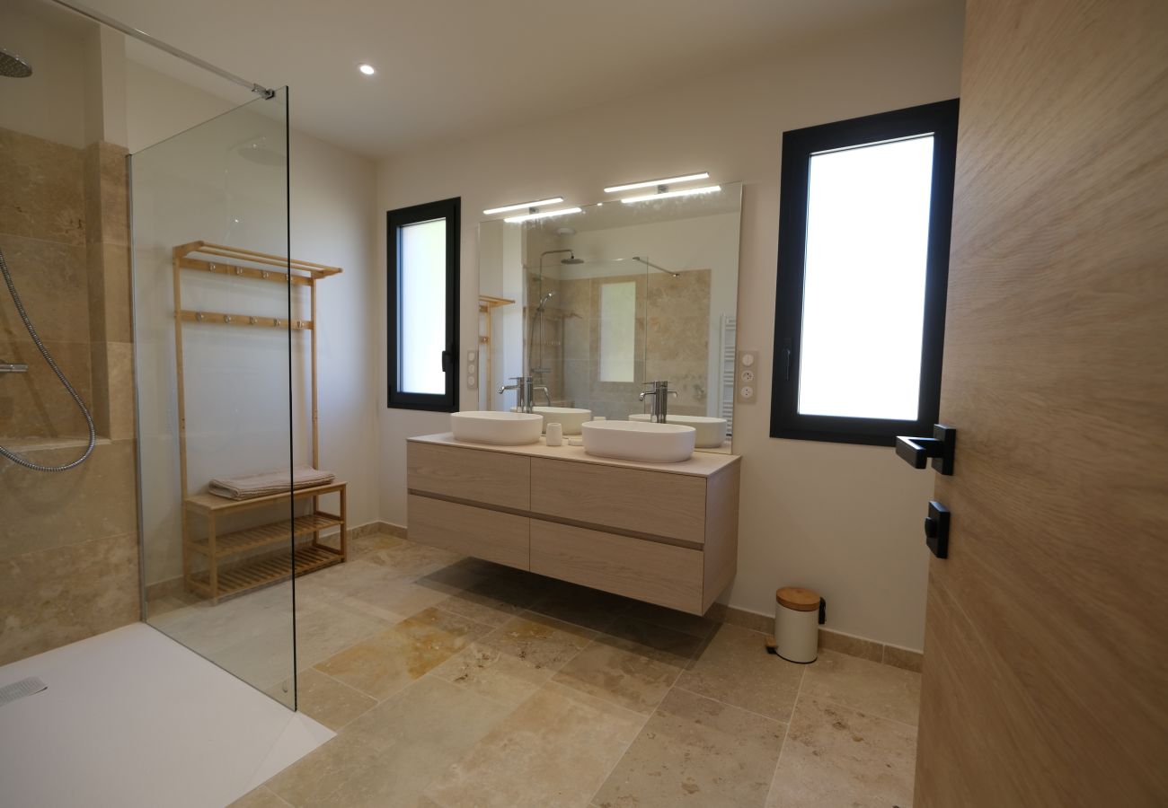 Villa in Pernes les Fontaines - Villa with heated pool and Ventoux View in Pernes