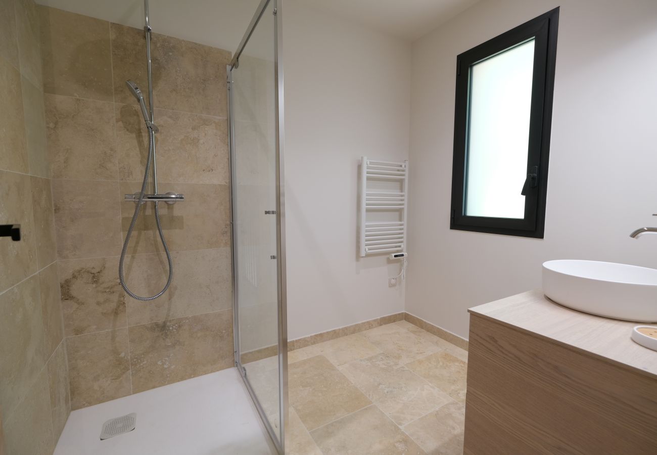 Villa in Pernes les Fontaines - Villa with heated pool and Ventoux View in Pernes