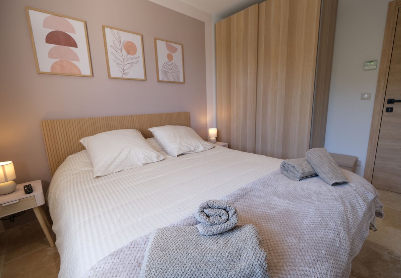 Villa in Pernes les Fontaines - Villa with heated pool and Ventoux View in Pernes