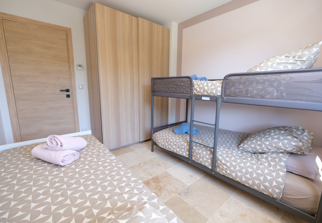 Villa in Pernes les Fontaines - Villa with heated pool and Ventoux View in Pernes