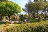 Villa in L´Isle sur la Sorgue - Luxury Farm Jacuzzi, Heated pool in L'Isle sur la Sorgue