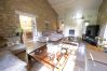 Villa in L´Isle sur la Sorgue - Luxury Farm Jacuzzi, Heated pool in L'Isle sur la Sorgue