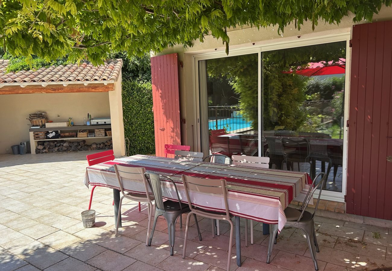 House in Mouriès - Air-conditioned villa with pool Mouriès Alpilles sleeps 8