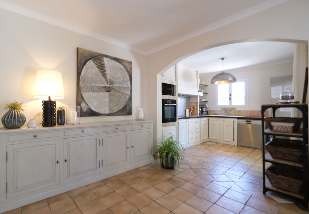 House in Mouriès - Air-conditioned villa with pool Mouriès Alpilles sleeps 8