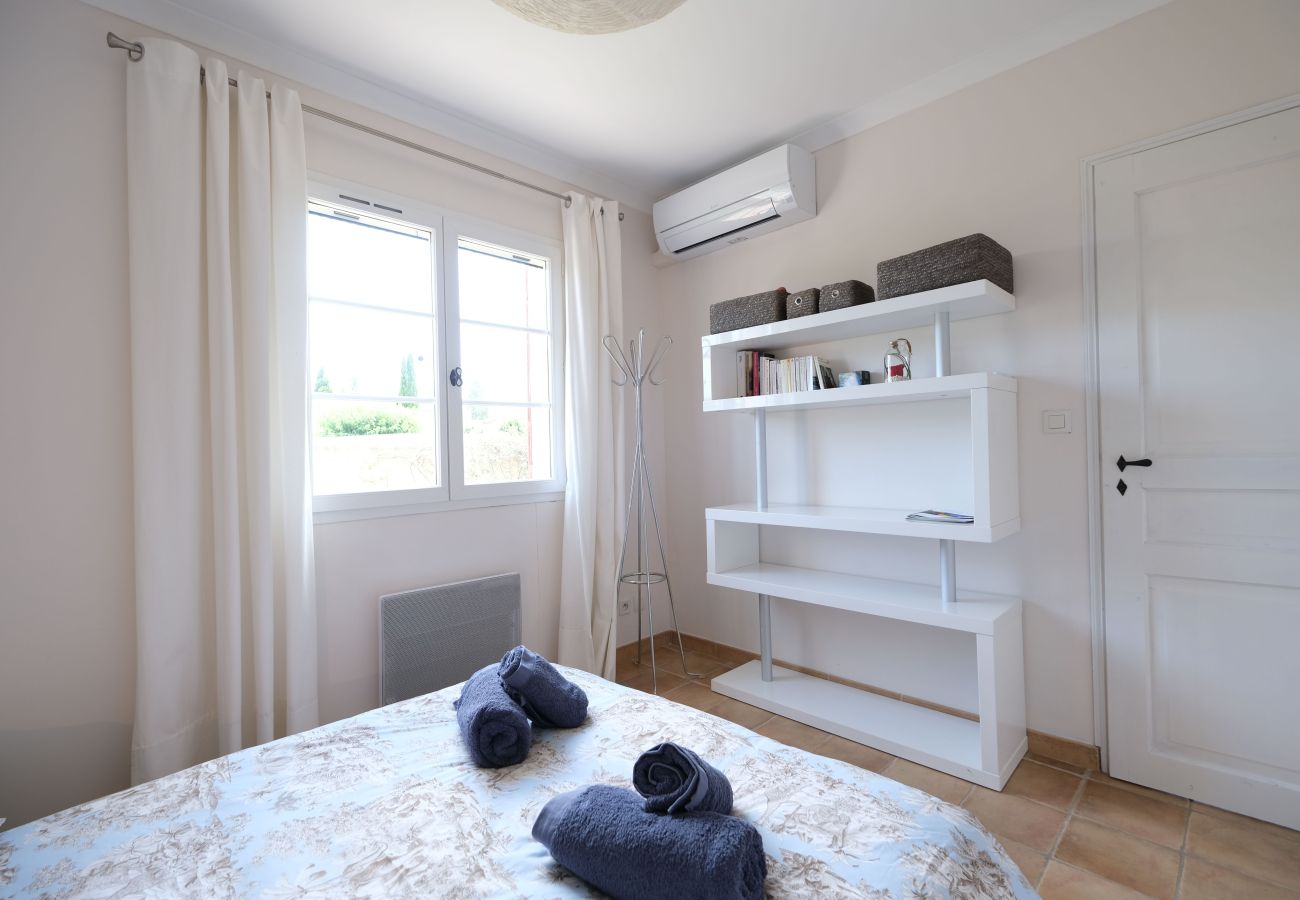 House in Mouriès - Air-conditioned villa with pool Mouriès Alpilles sleeps 8