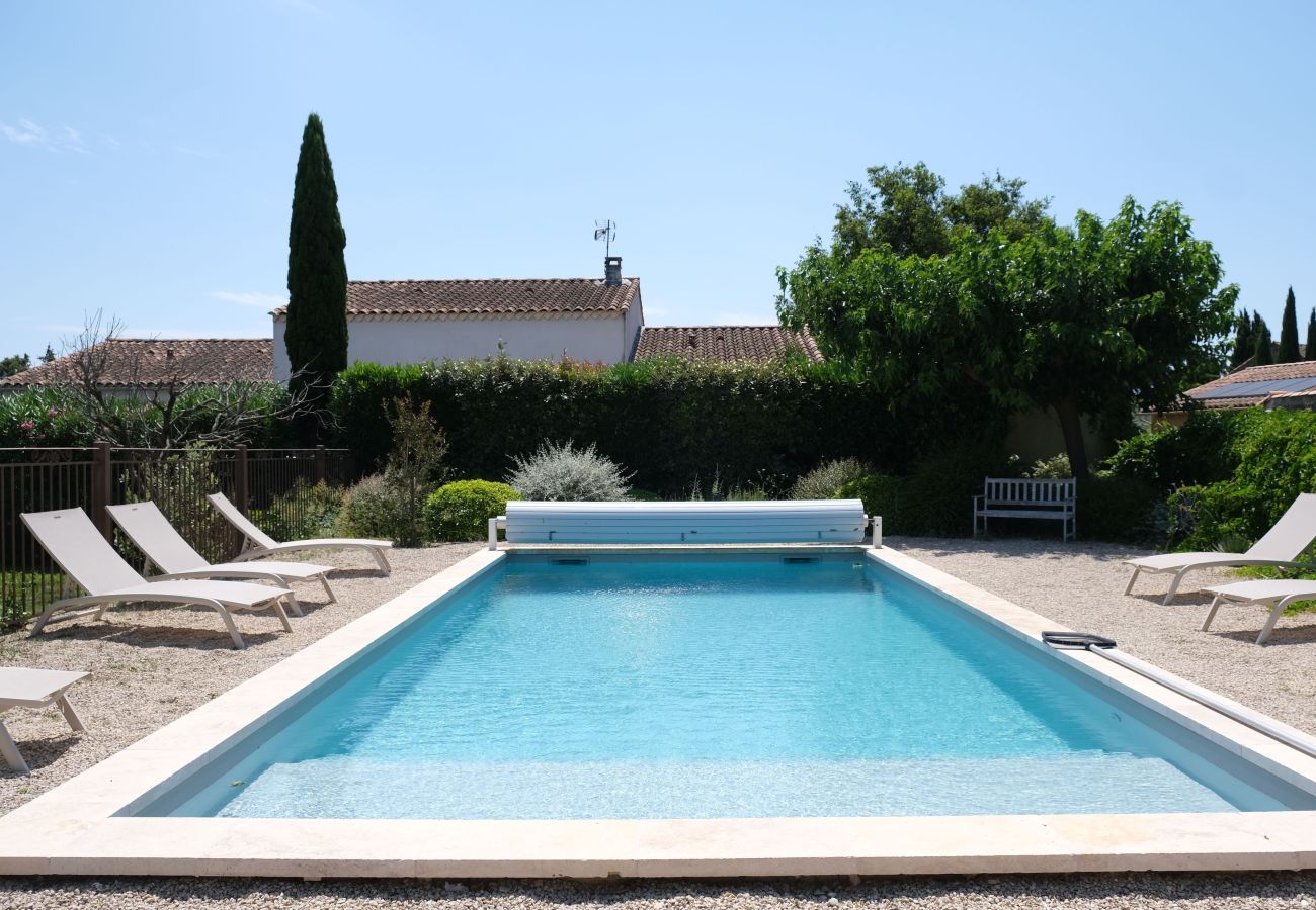 House in Mouriès - Air-conditioned villa with pool Mouriès Alpilles sleeps 8