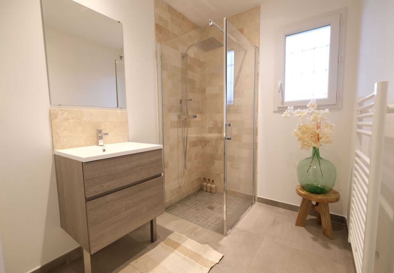 House in Plan-d´Orgon - Holiday rental with pool in the Alpilles for 6 people