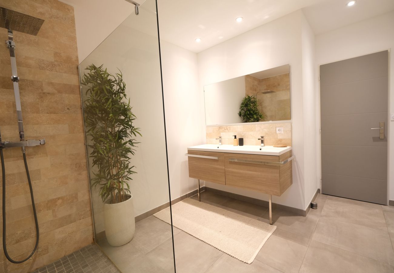 House in Plan-d´Orgon - Holiday rental with pool in the Alpilles for 6 people