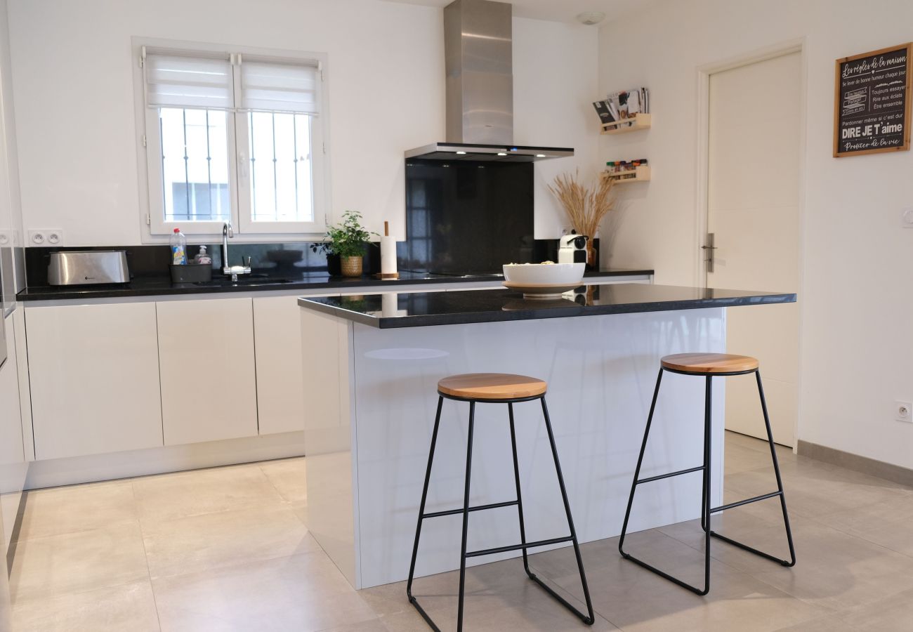 House in Plan-d´Orgon - Holiday rental with pool in the Alpilles for 6 people