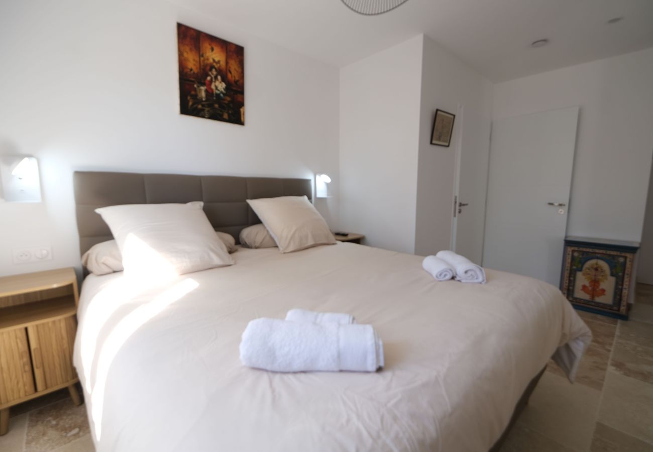 Villa in Saint Remy de Provence - Air-conditioned villa heated pool Alpilles view St-Rémy